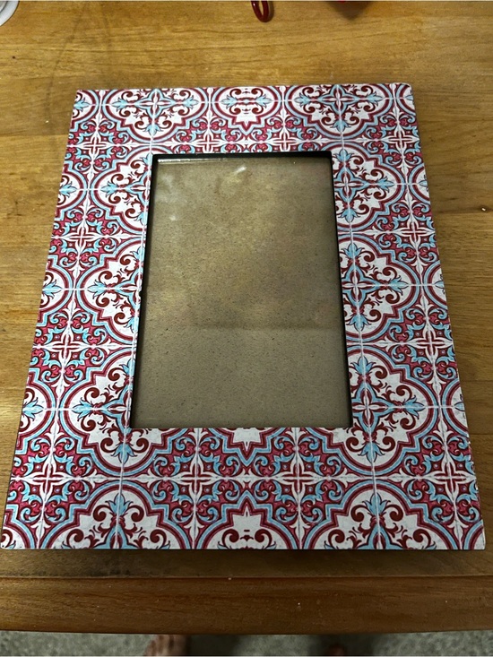 Other - Decorative Red and White Patterned Photo Frame never used